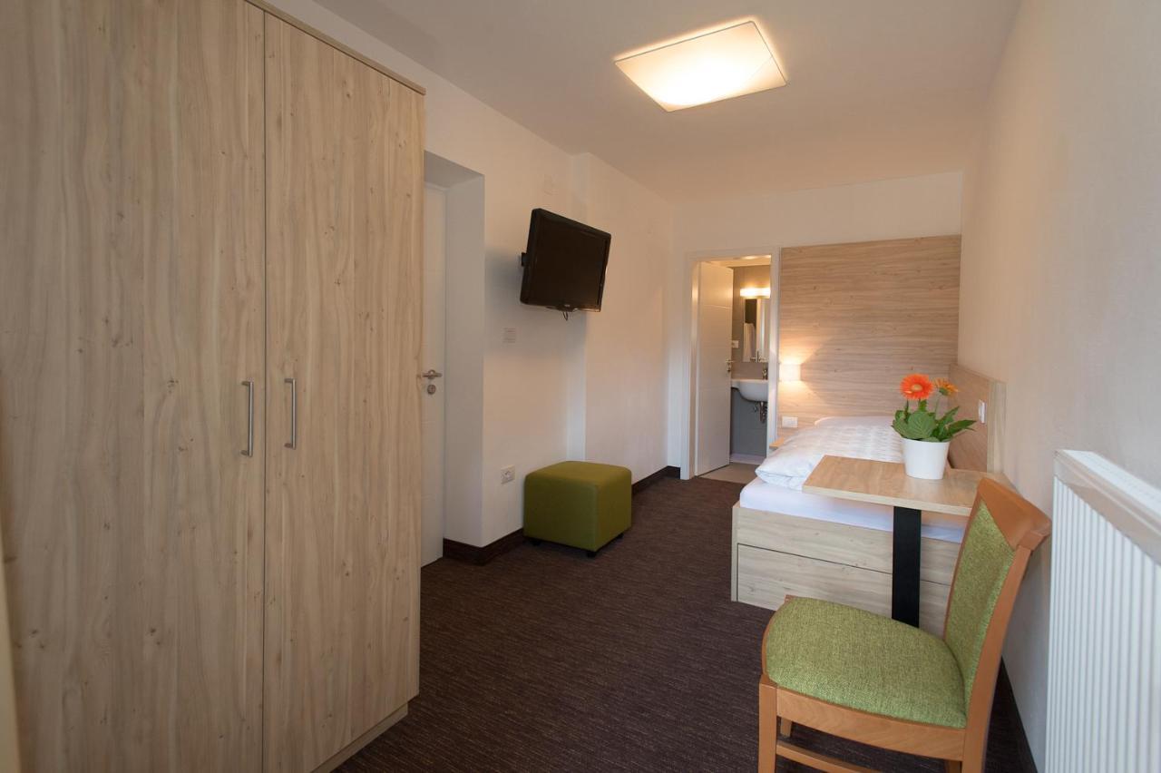 Hotel Stifter Лутаґо Екстер'єр фото