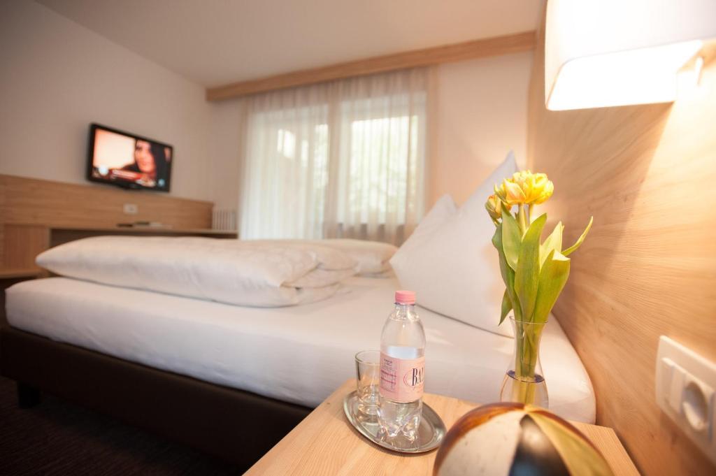 Hotel Stifter Лутаґо Номер фото