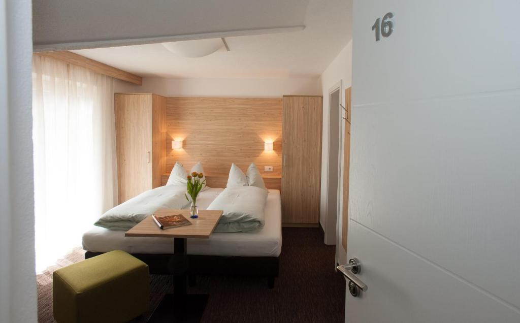 Hotel Stifter Лутаґо Номер фото