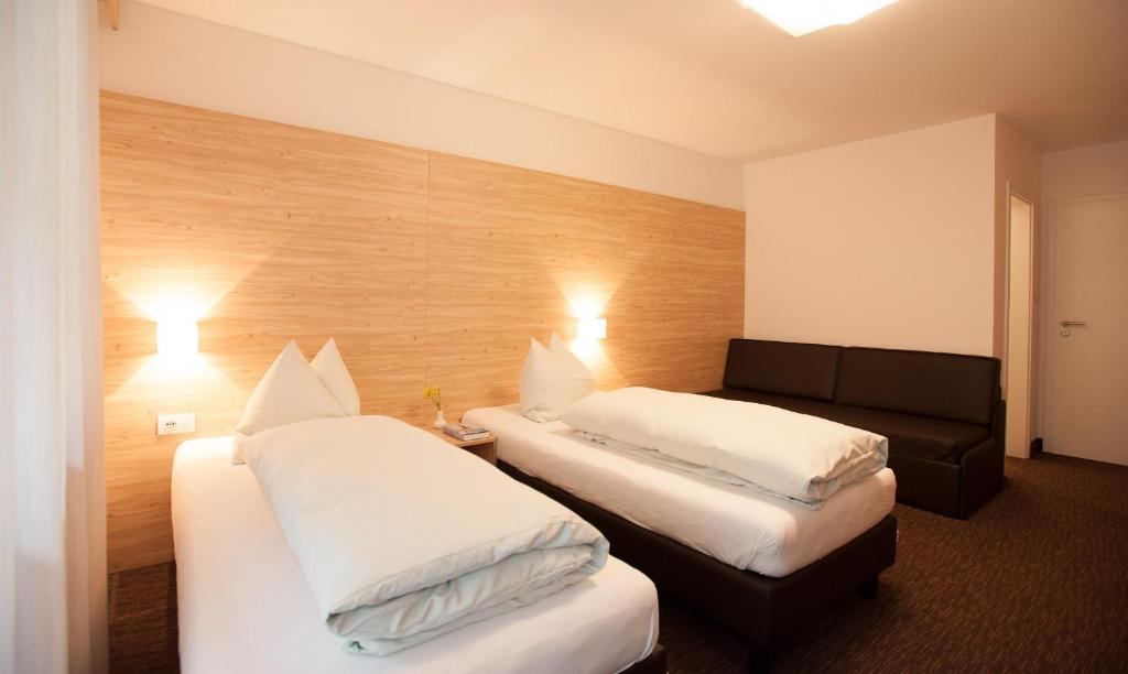 Hotel Stifter Лутаґо Номер фото