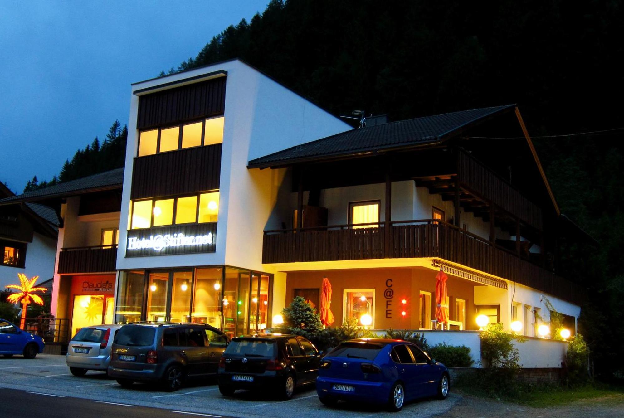 Hotel Stifter Лутаґо Екстер'єр фото